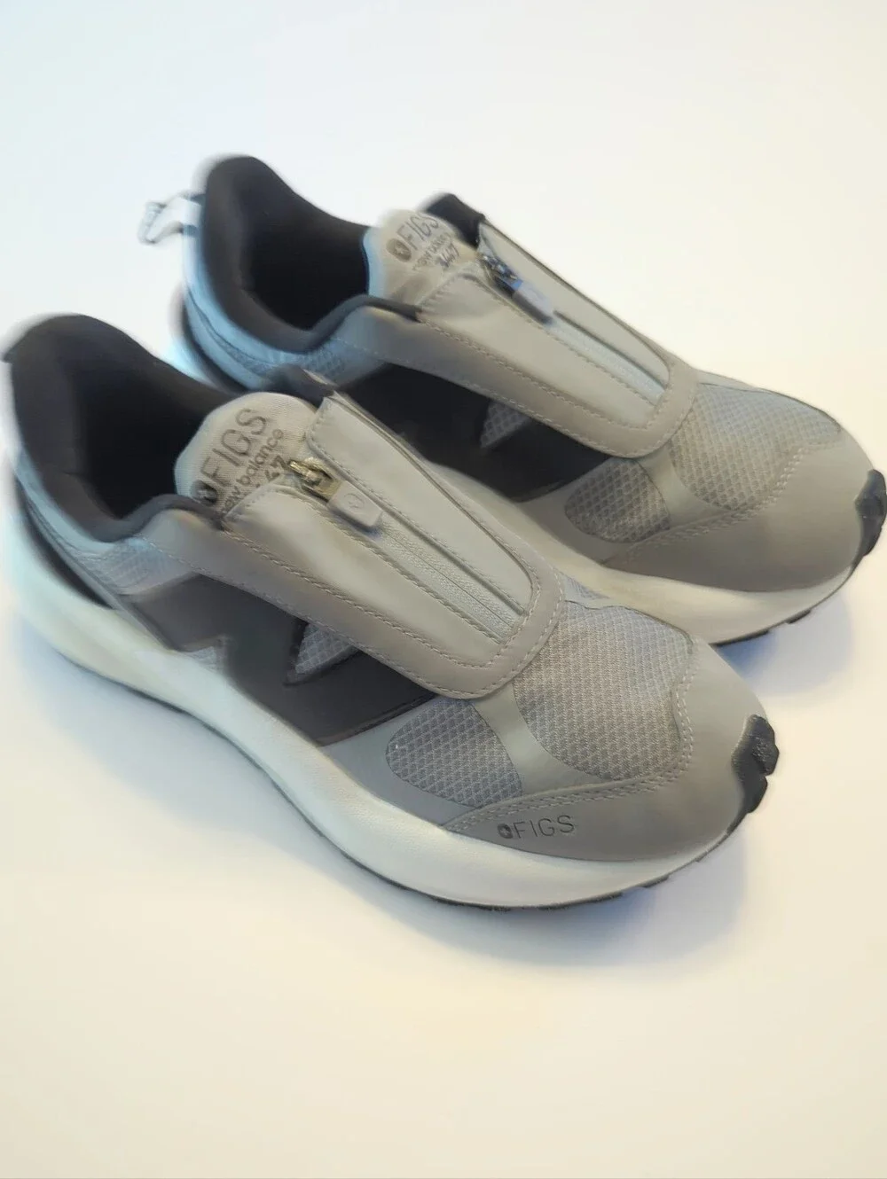 FIGS New Balance 3447 Water Resistant Zip Nursing Shoes Size 10 Grey Black EUC